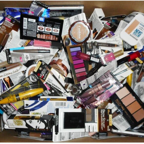 Mystery Cosmetics box of 15 items all BRAND NEW in original packaging - Picture 4 of 4